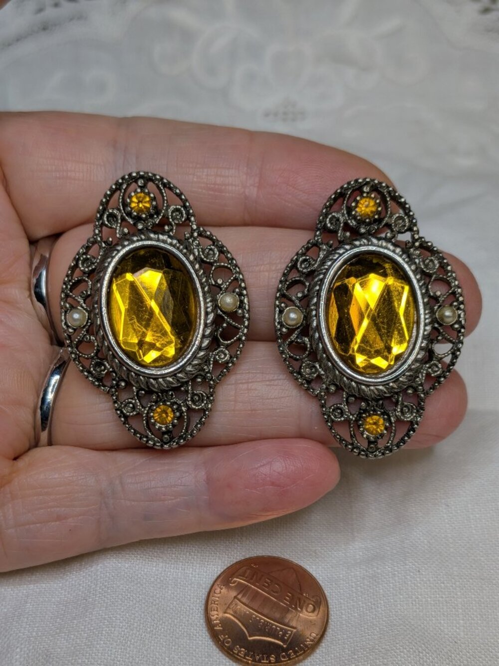 Vintage Amber Rhinestone Filigree Clip‑On Earrings – Ornate Silver Tone